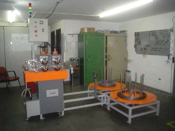 HM30 - Laminadora Formadora de Conduíte Espiral Metálico